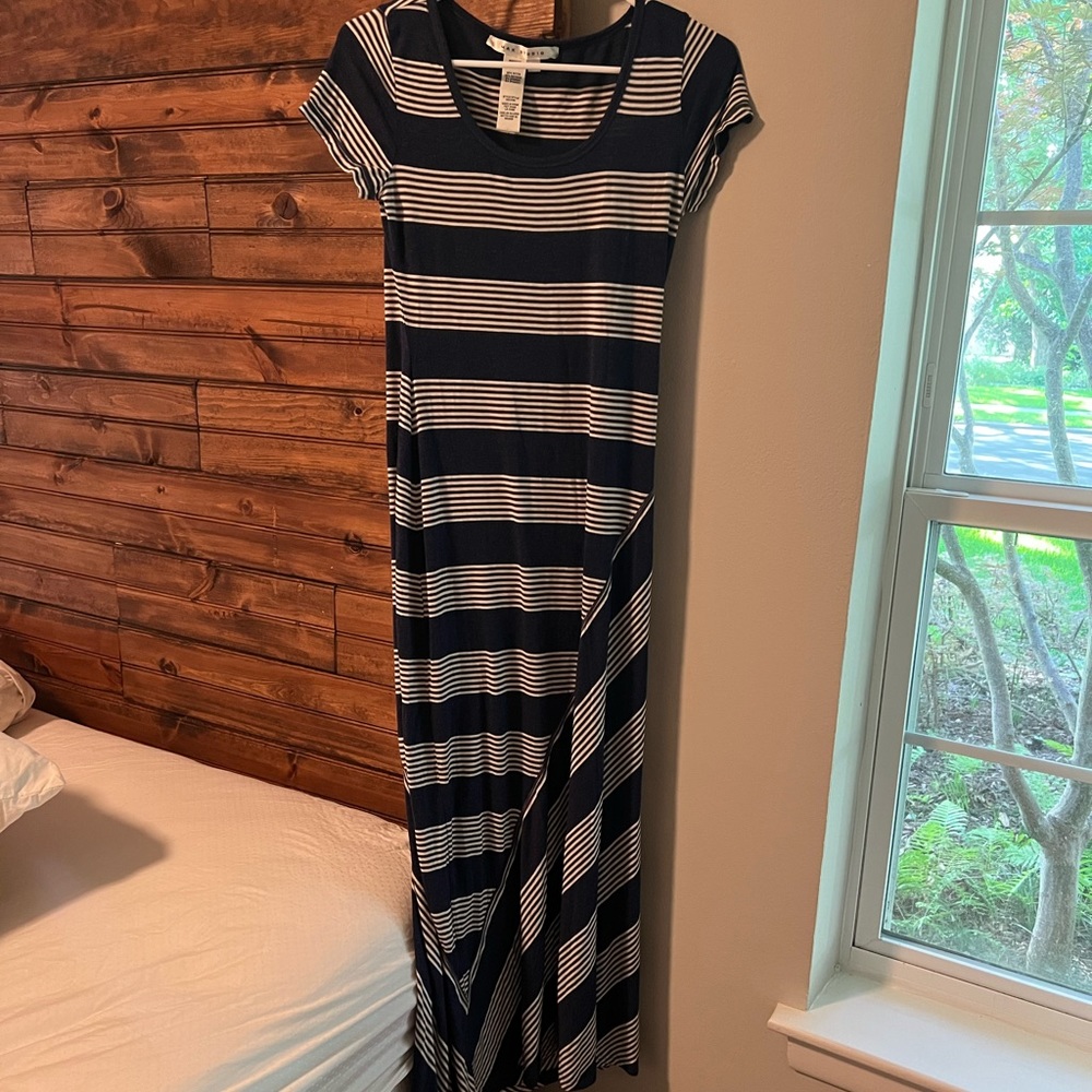 Max studio maxi dress